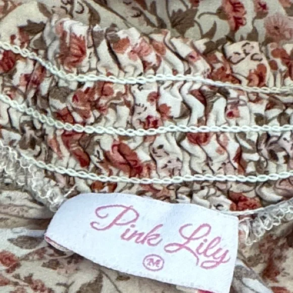 Pink Lily Women’s Pink Floral Crop Blouse Top Sz M - Picture 2 of 5